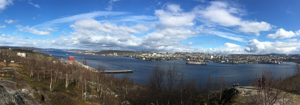 Мурманск. Пейзаж залива и города с Абрам-мыса. Юрист Илья Раскин.